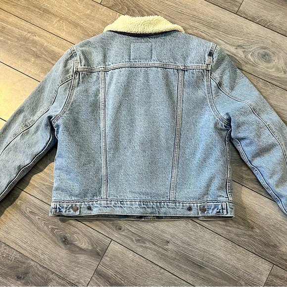 Levi’s Sherpa Lined Jean Denim Jacket - Picture 3 of 4